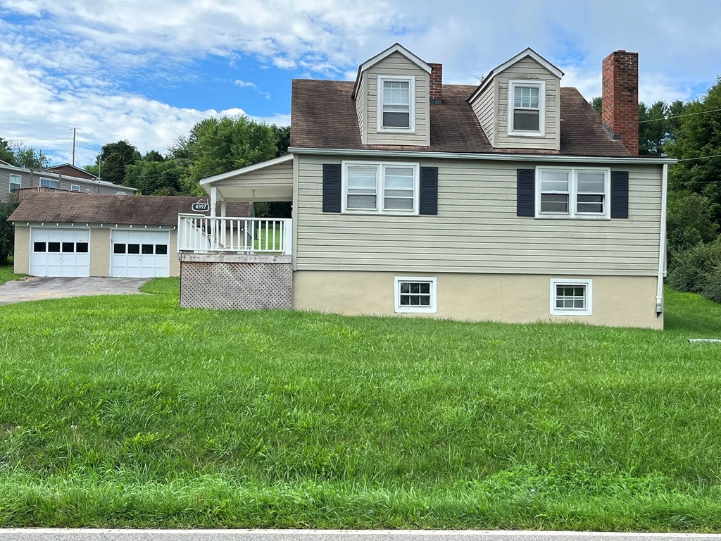 4997 Thornspring Road Pulaski, VA 24301 - Photo 12 of 49 Gallery Image 12