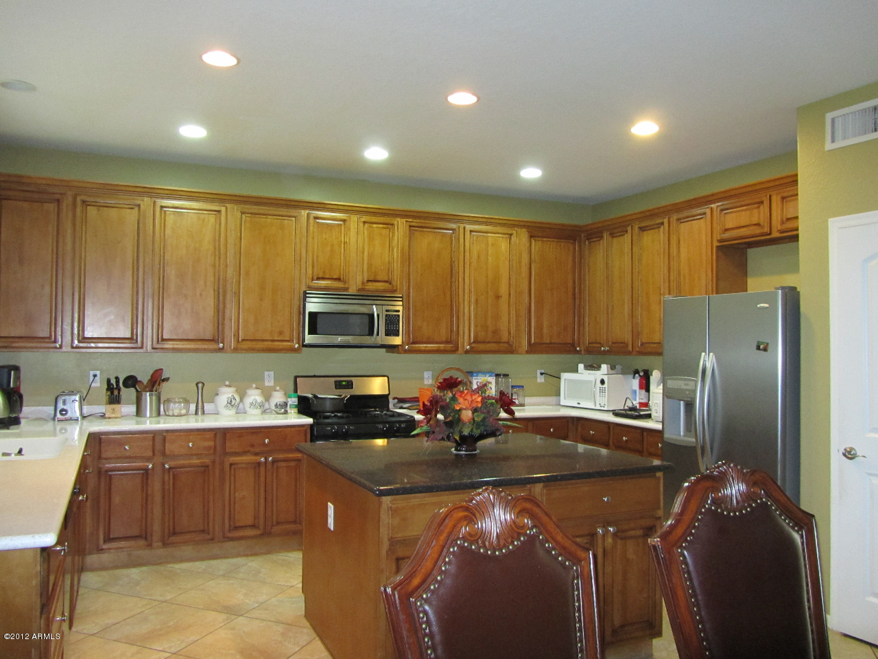 1009 South Roles Drive Gilbert, AZ 85296 - Photo 19 of 49 Kitchen2