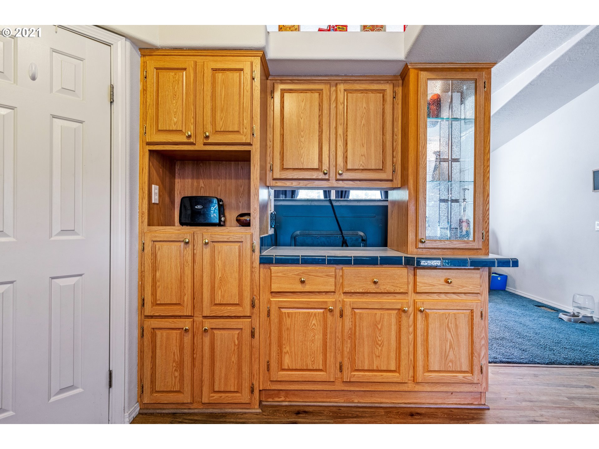 15010 Ferns Corner Road Dallas, OR 97338 - Photo 12 of 32 a view of a kitchen with an oven