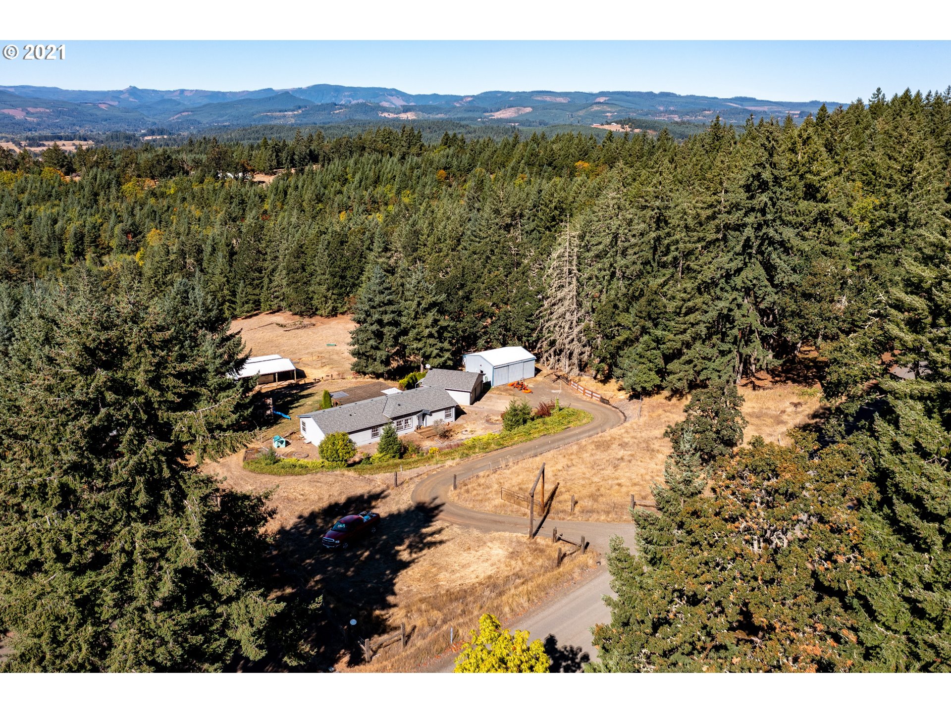15010 Ferns Corner Road Dallas, OR 97338 - Photo 4 of 32 a view of city and mountain