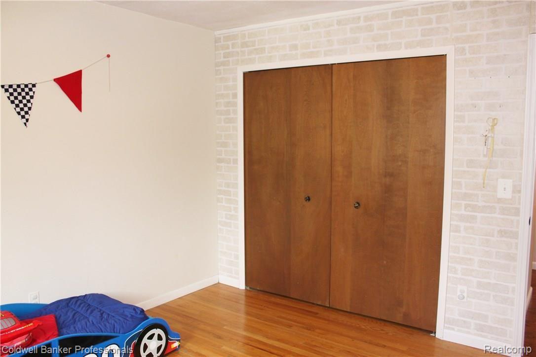 10090 Hadley Road Clarkston, MI 48348 - Photo 26 of 45 3rd room.JPG