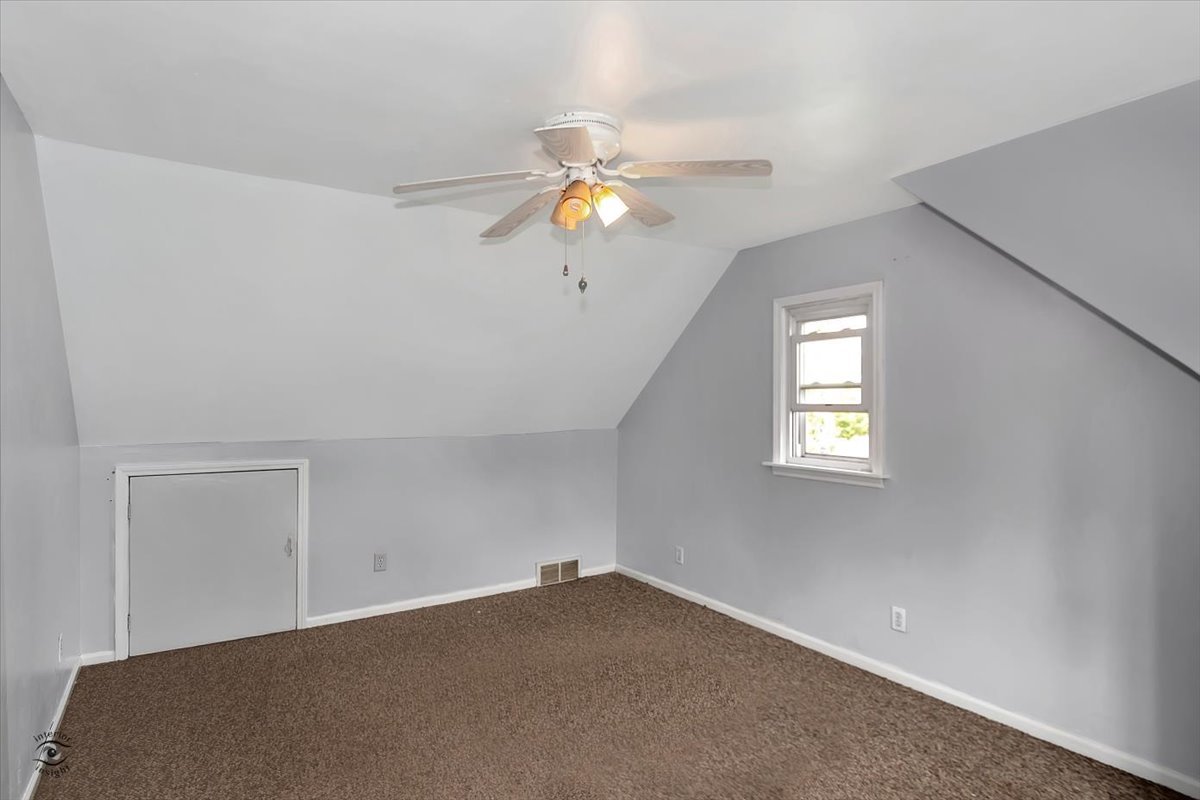 14301 Kilpatrick Avenue Midlothian, IL 60445 - Photo 15 of 22 a view of empty room