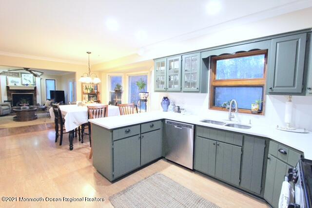 766 Anderson Road Jackson, NJ 08527 - Photo 3 of 21 a kitchen with lots of counter top space