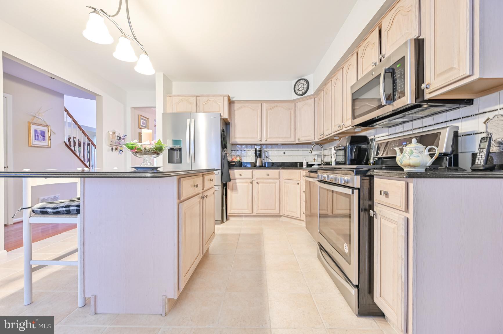2 Hilliard Way Sewell, NJ 08080 - Photo 11 of 33