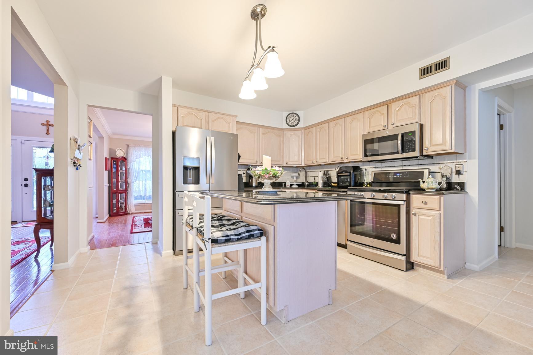 2 Hilliard Way Sewell, NJ 08080 - Photo 12 of 33