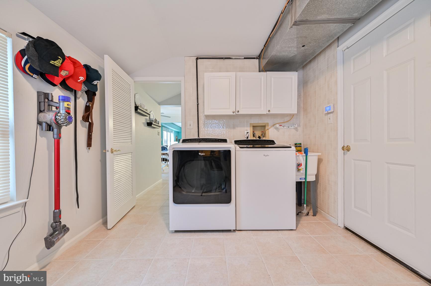 2 Hilliard Way Sewell, NJ 08080 - Photo 16 of 33