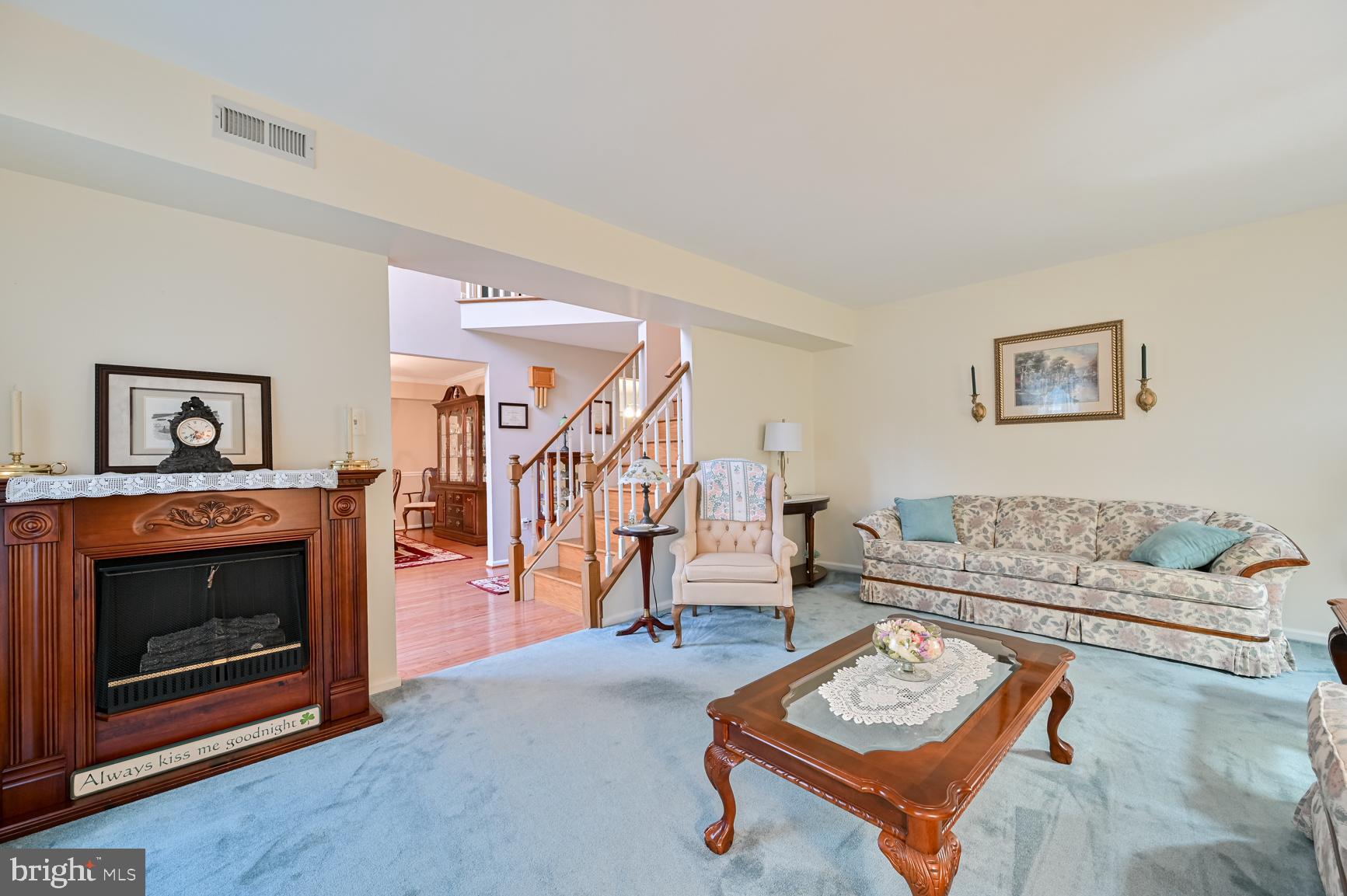 2 Hilliard Way Sewell, NJ 08080 - Photo 5 of 33