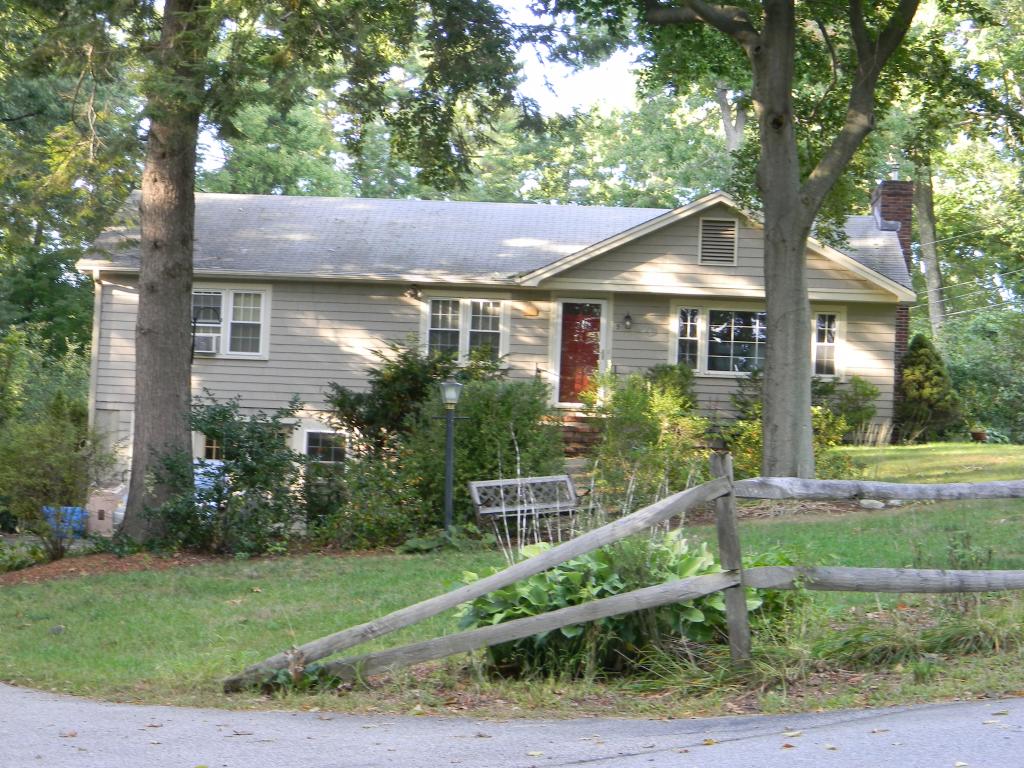5 Thayer Road Kingston, NH 03848 - Photo 1 of 6