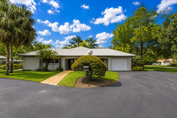$635,000 | 1019 East Cypress Drive, Pompano Beach, FL 33069