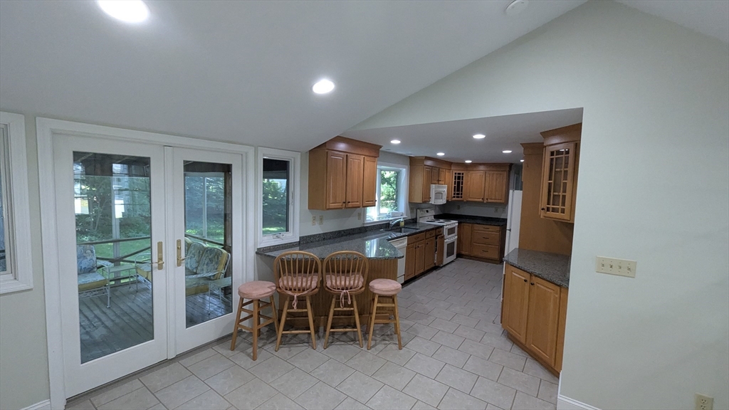 20 Colonial Road Hingham, MA 02043 - Photo 8 of 19