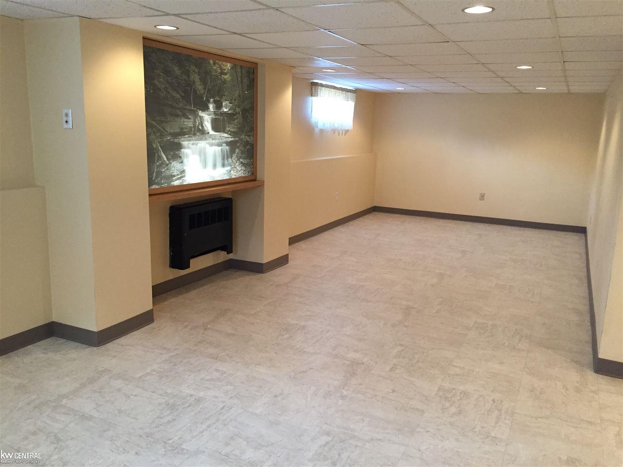 5536 Chicago Road Warren, MI 48092 - Photo 18 of 36