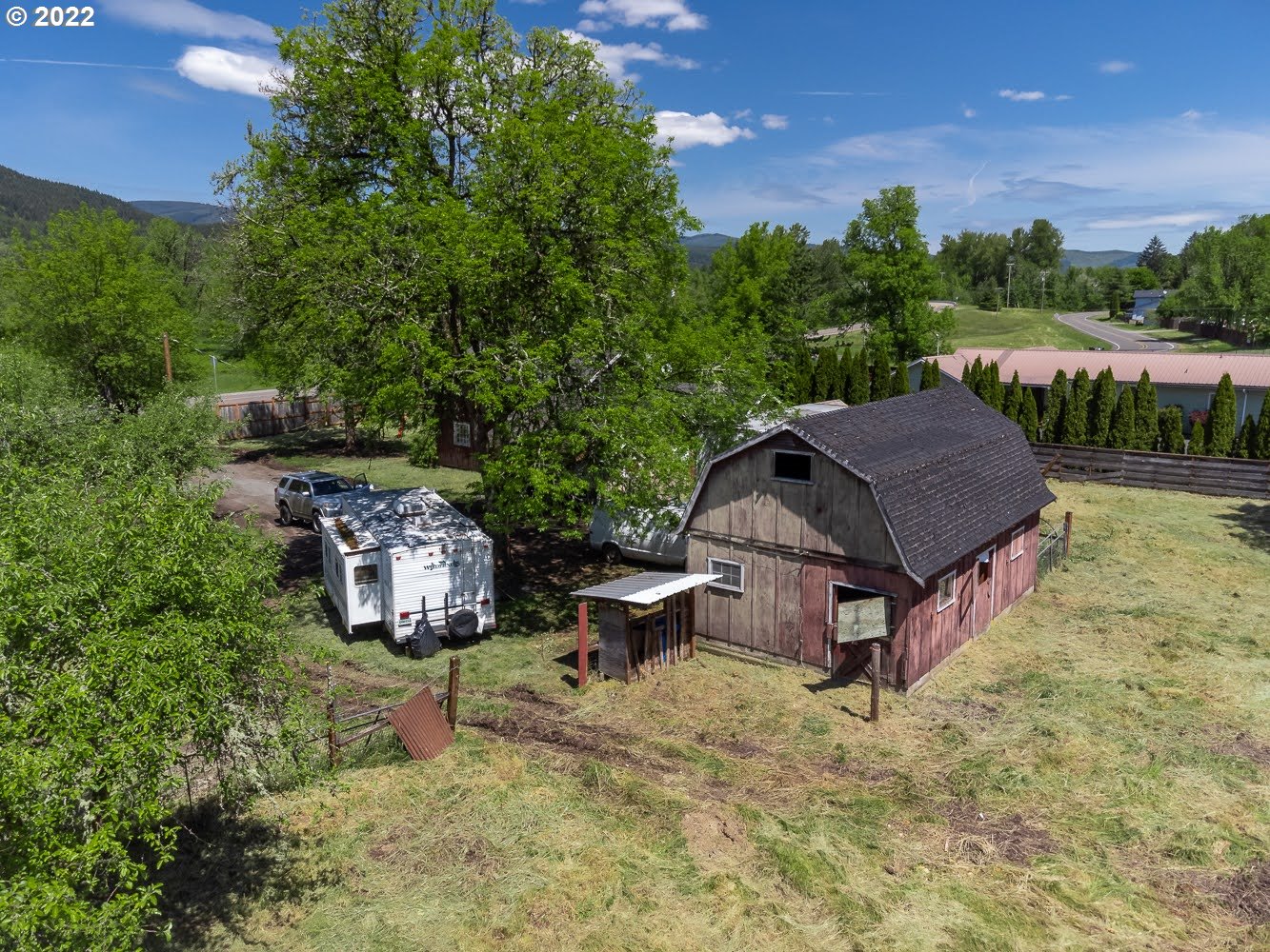 90137 Marcola Road Springfield, OR 97478 - Photo 4 of 5 a view of a garden with sitting area
