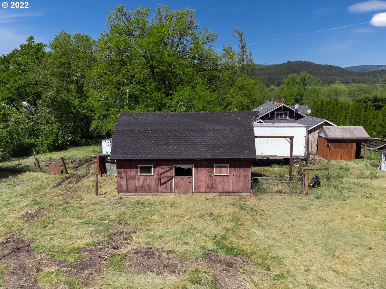 90137 Marcola Road Springfield, OR 97478 - Photo 5 of 5 a house view with a garden space