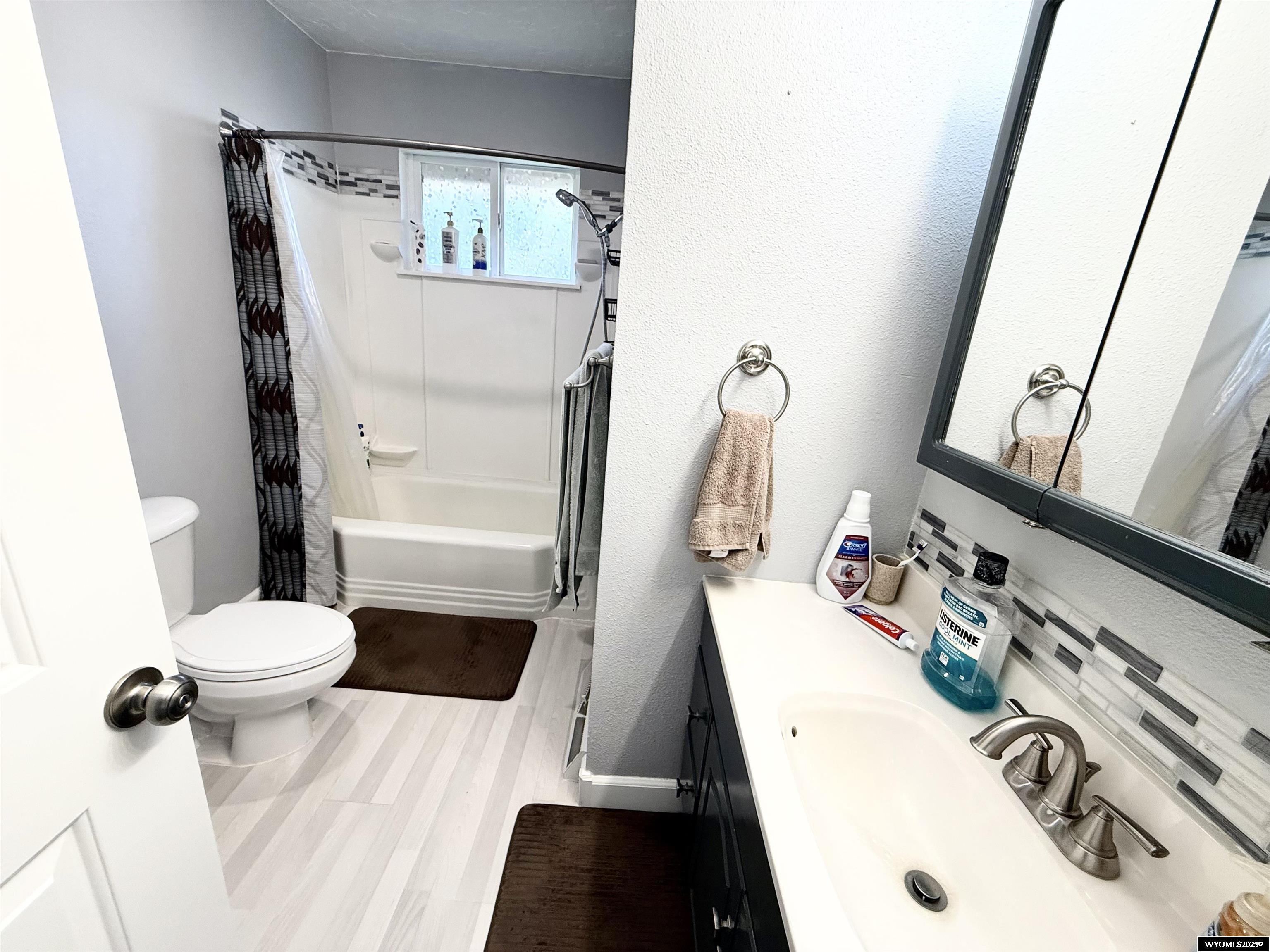 5402 Hilltop Avenue Cheyenne, WY 82009 - Photo 14 of 35