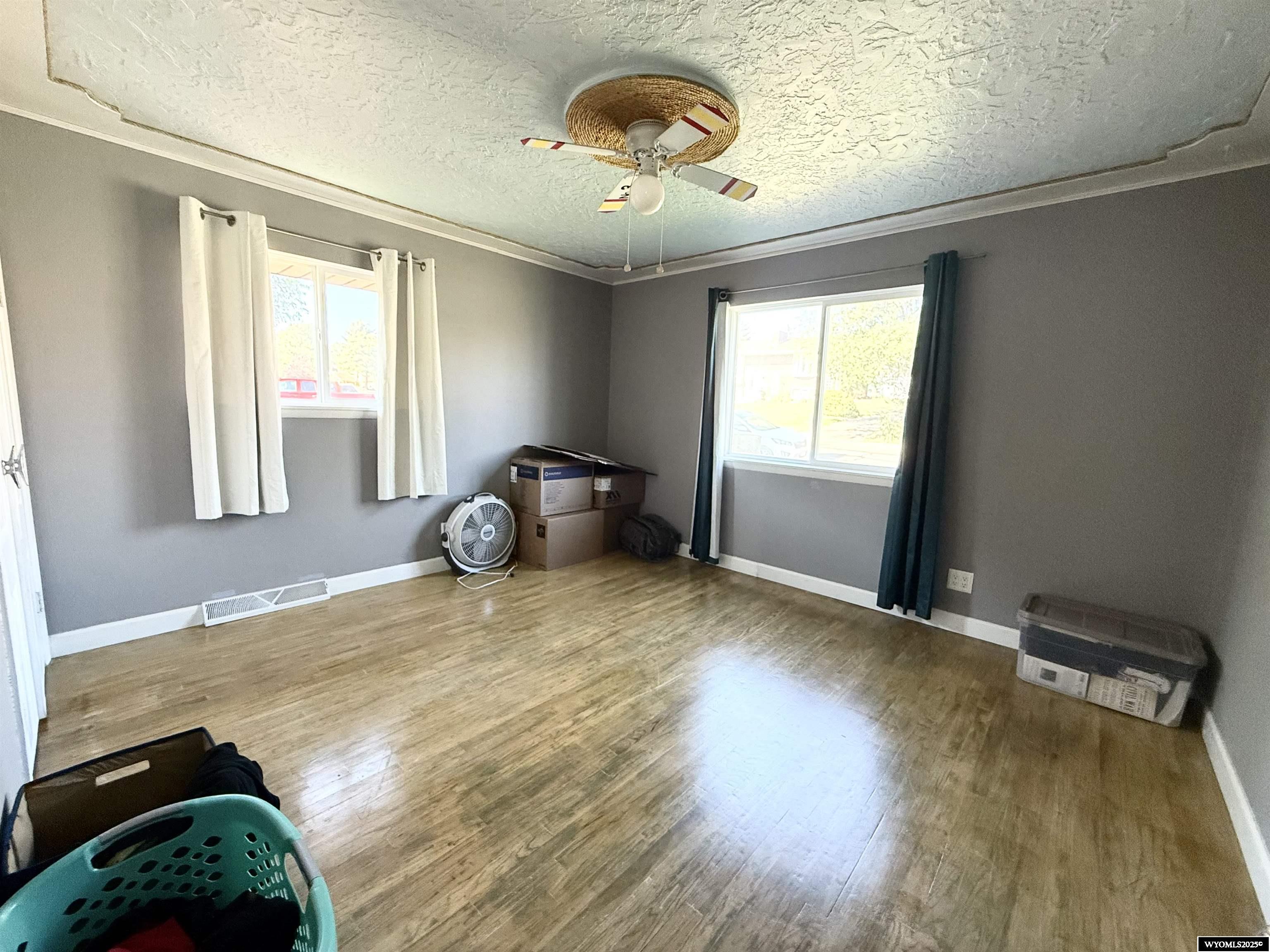 5402 Hilltop Avenue Cheyenne, WY 82009 - Photo 16 of 35