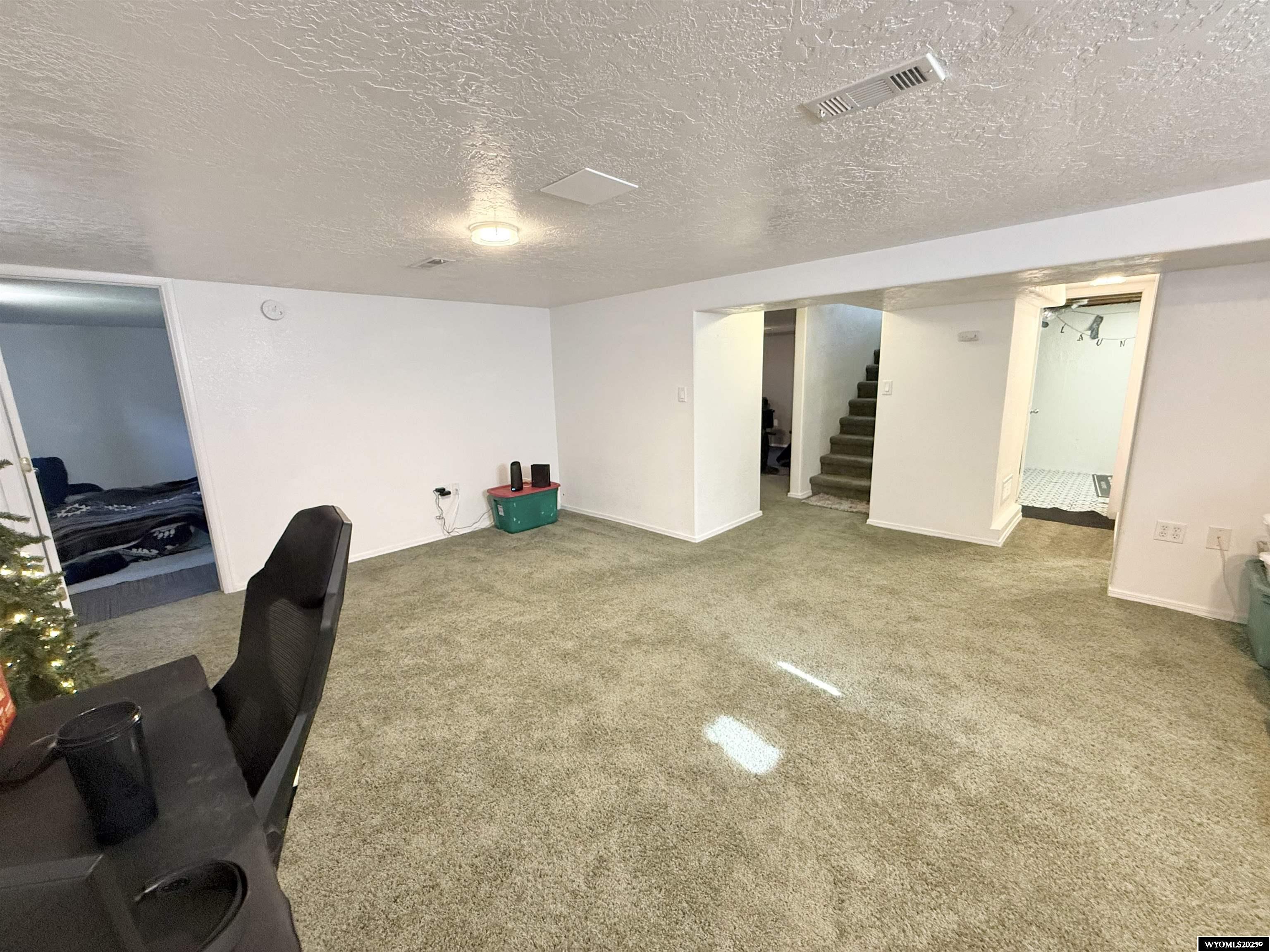 5402 Hilltop Avenue Cheyenne, WY 82009 - Photo 18 of 35