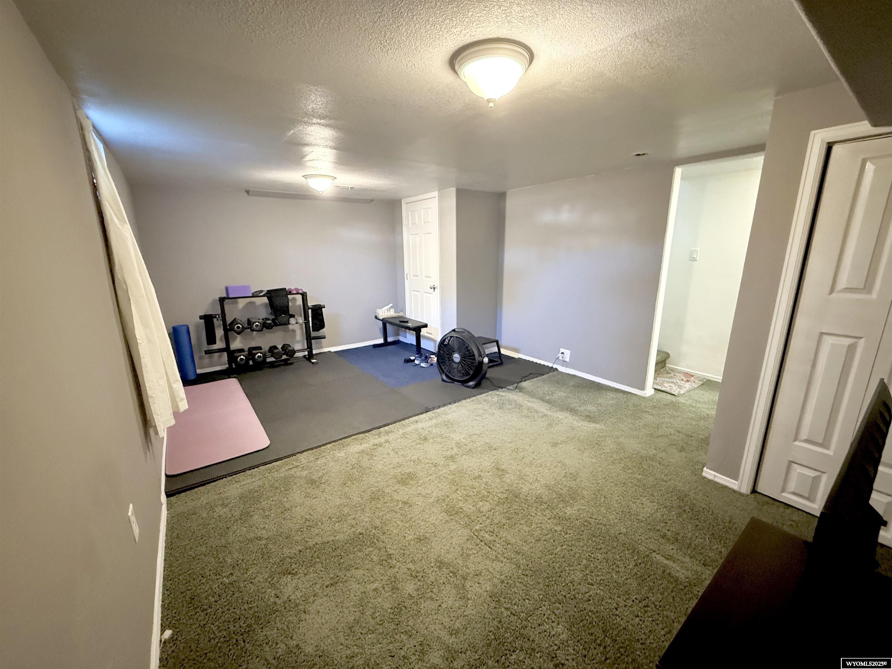 5402 Hilltop Avenue Cheyenne, WY 82009 - Photo 23 of 35