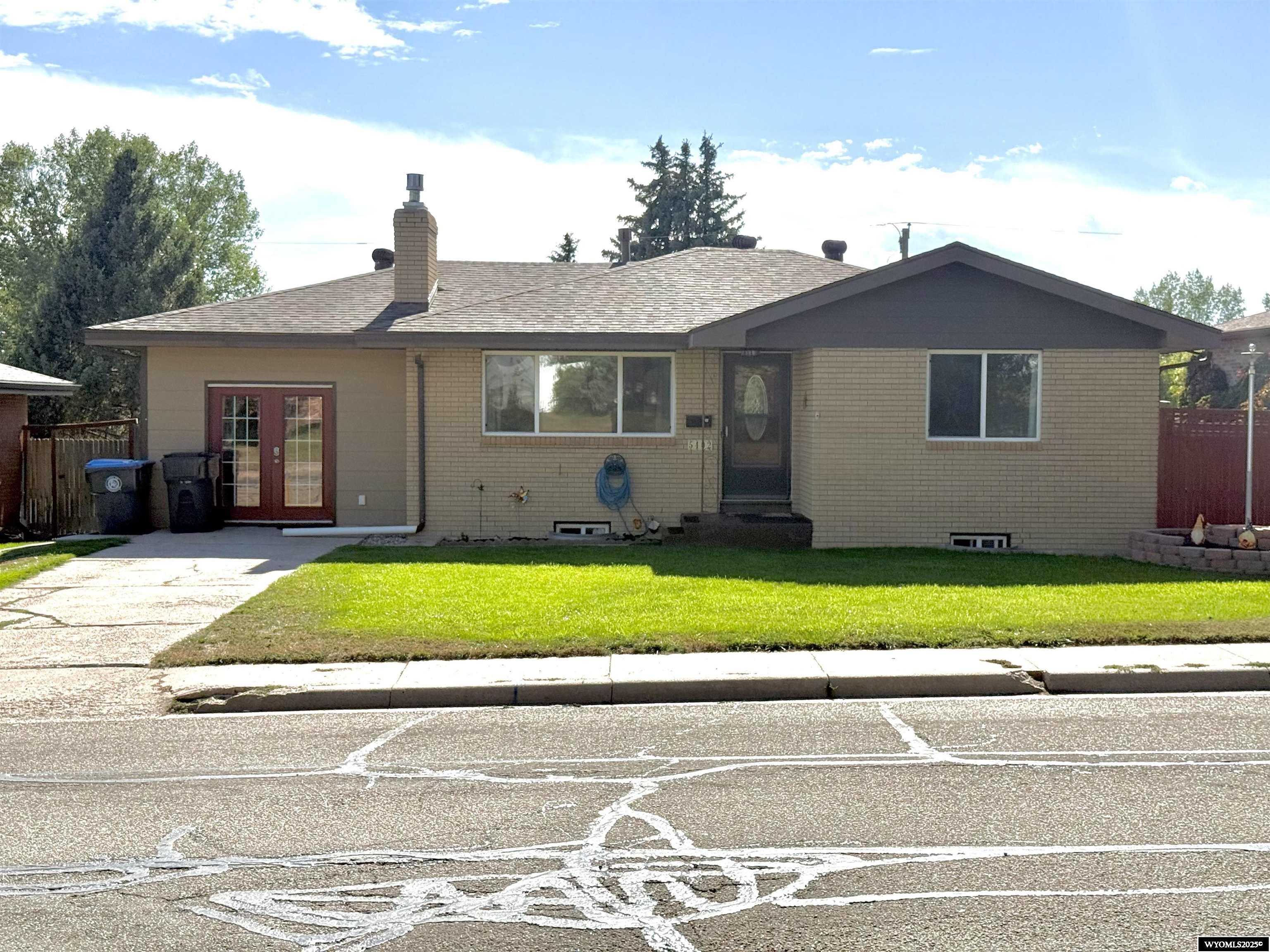 5402 Hilltop Avenue Cheyenne, WY 82009 - Photo 3 of 35