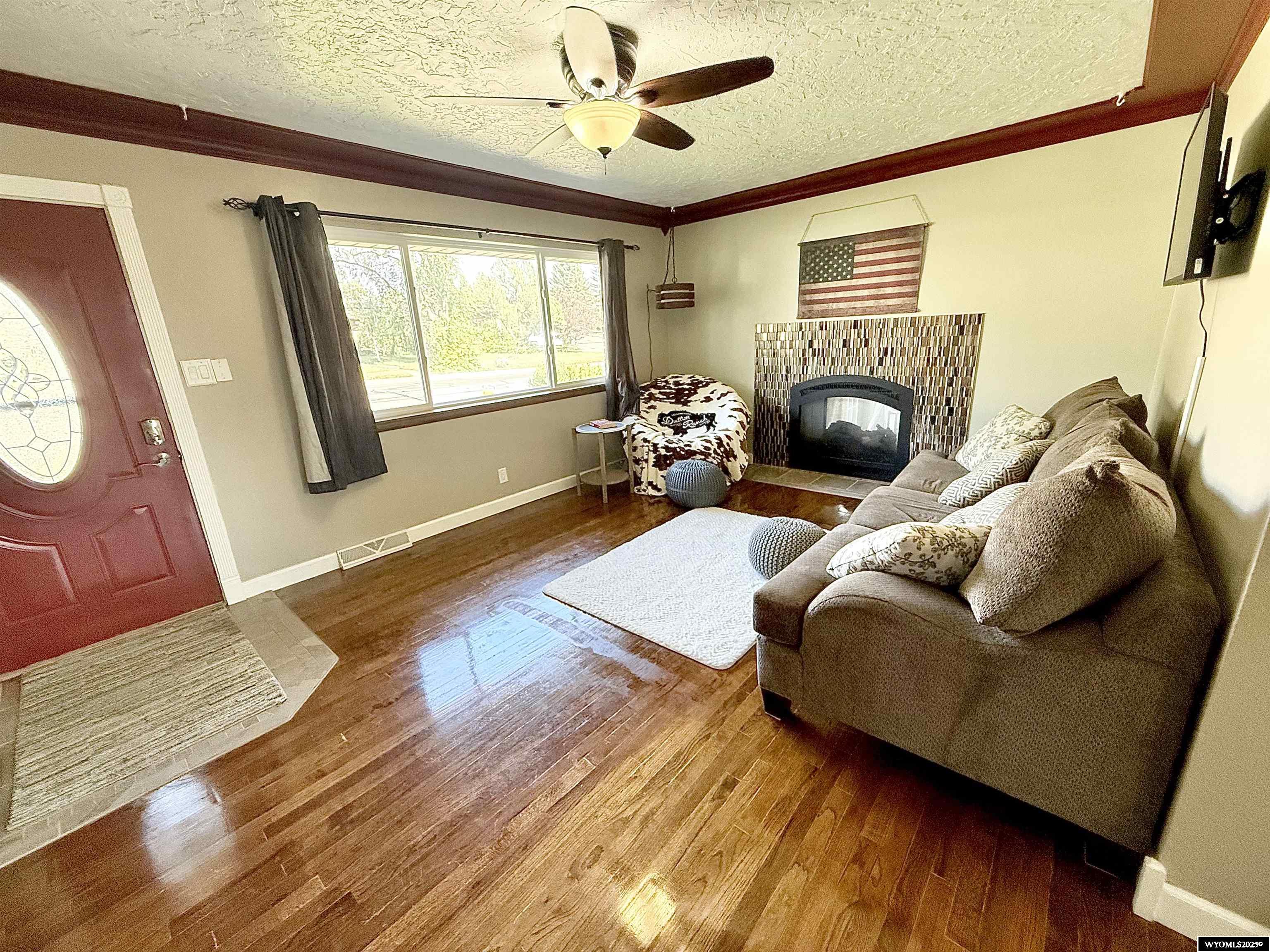 5402 Hilltop Avenue Cheyenne, WY 82009 - Photo 4 of 35