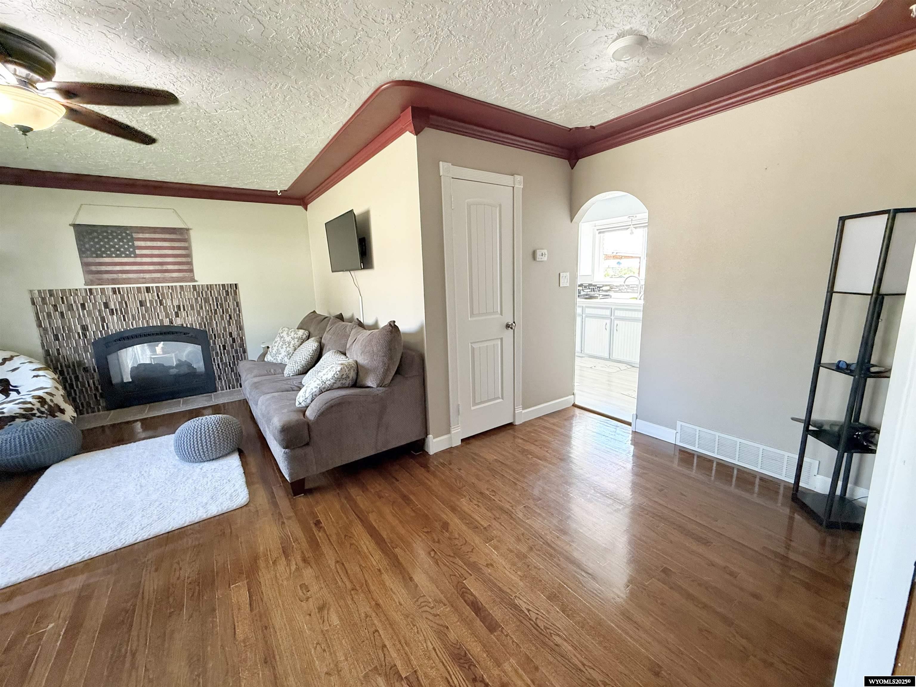 5402 Hilltop Avenue Cheyenne, WY 82009 - Photo 5 of 35