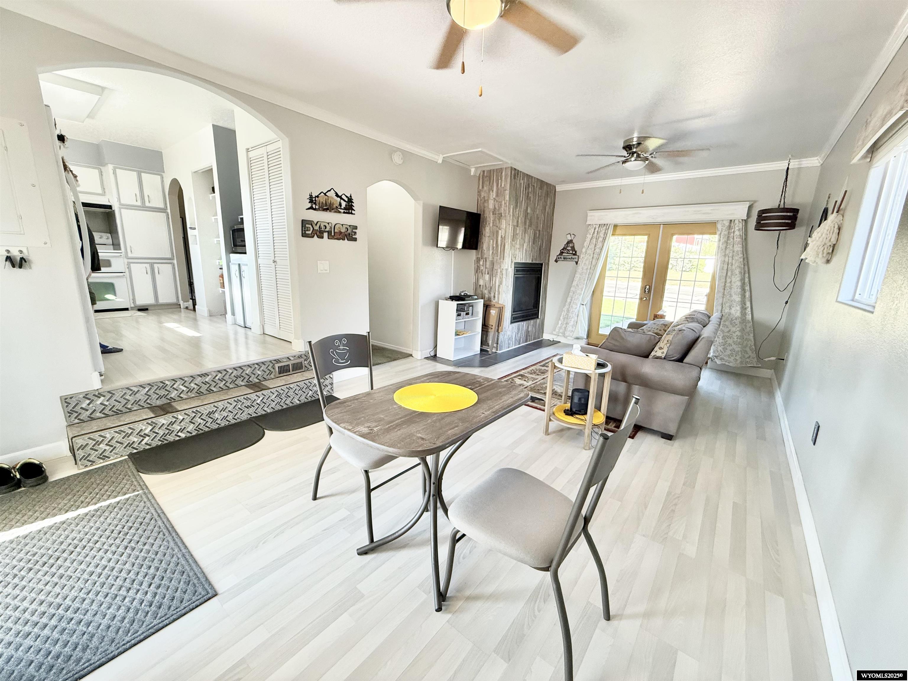 5402 Hilltop Avenue Cheyenne, WY 82009 - Photo 10 of 35