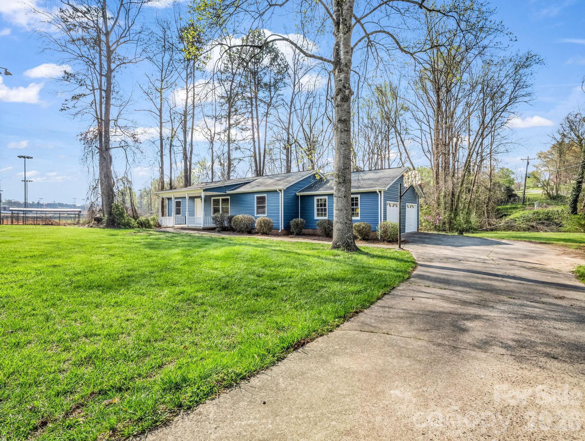 347 Crestview Street Rutherfordton, NC 28139 - Photo 4 of 35