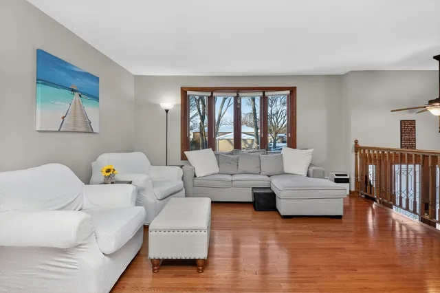 $450,000 | 1580 College Lane South, Wheaton, IL 60189