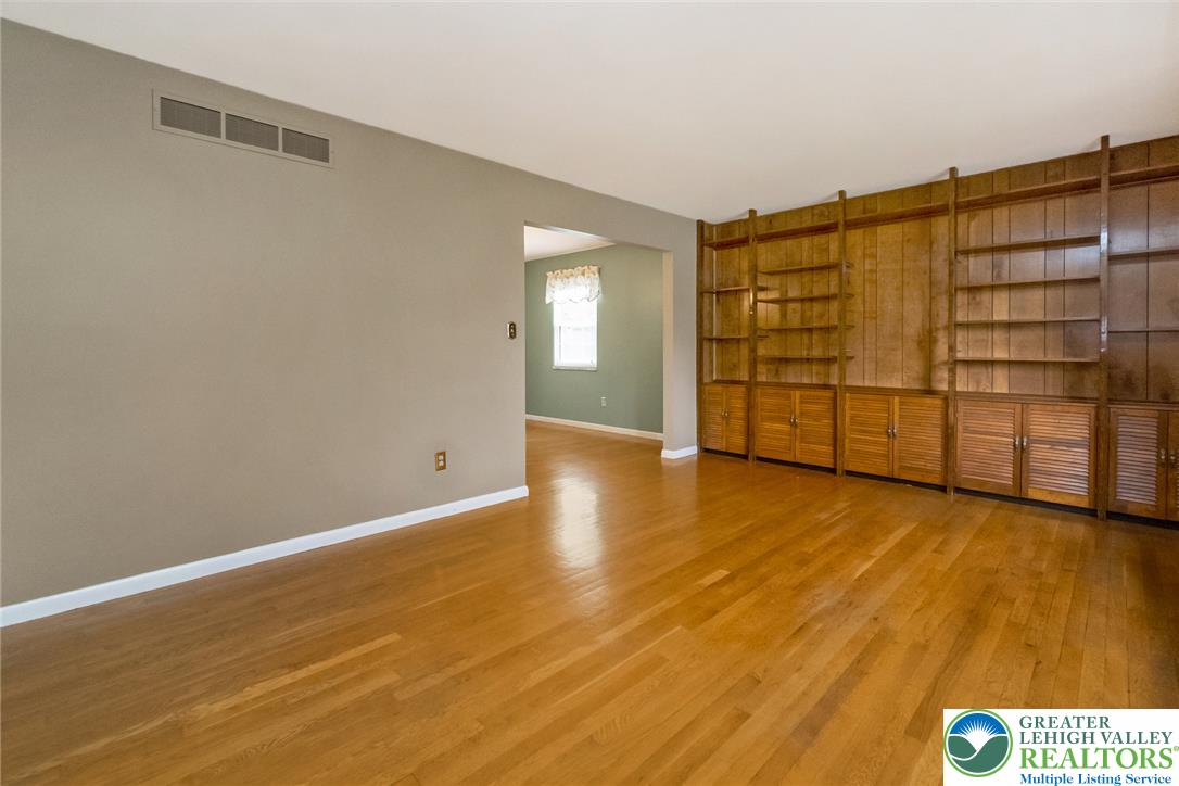 268 Apollo Drive Bethlehem, PA 18017 - Photo 7 of 56