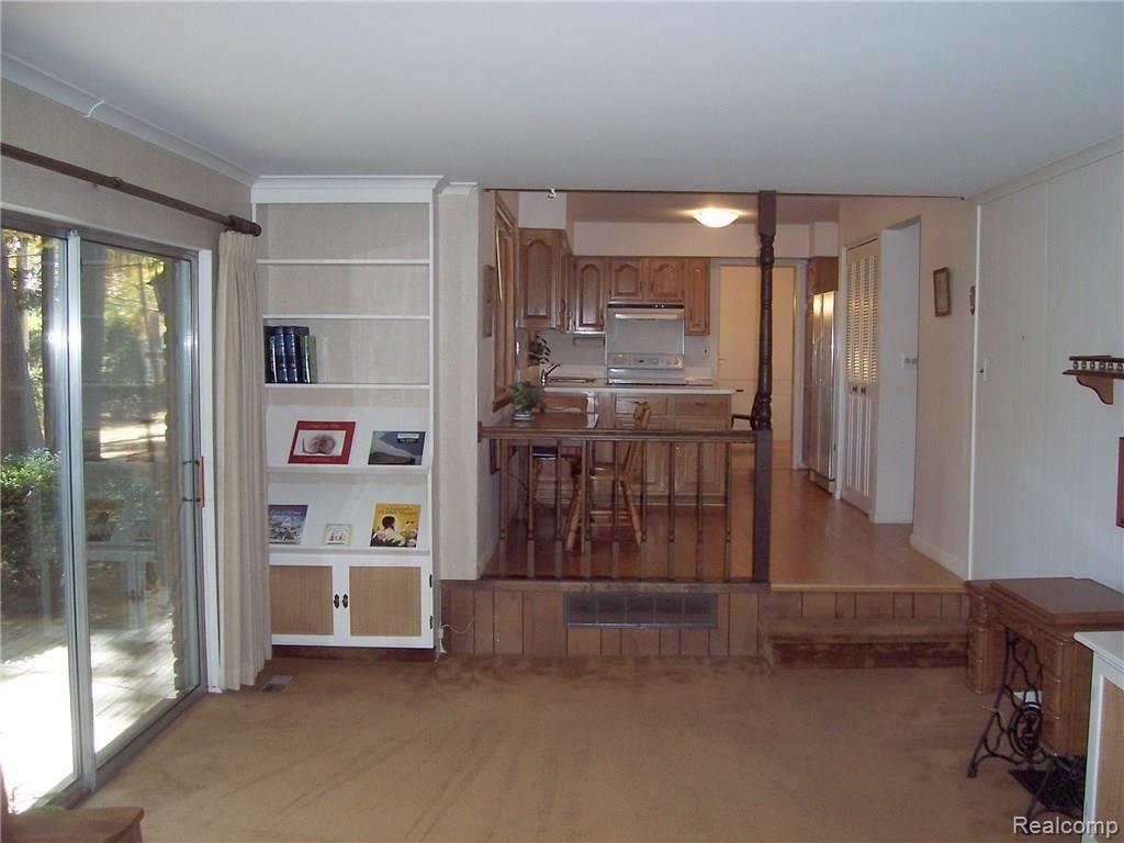 3572 Salem Road Troy, MI 48084 - Photo 11 of 19 Family Room