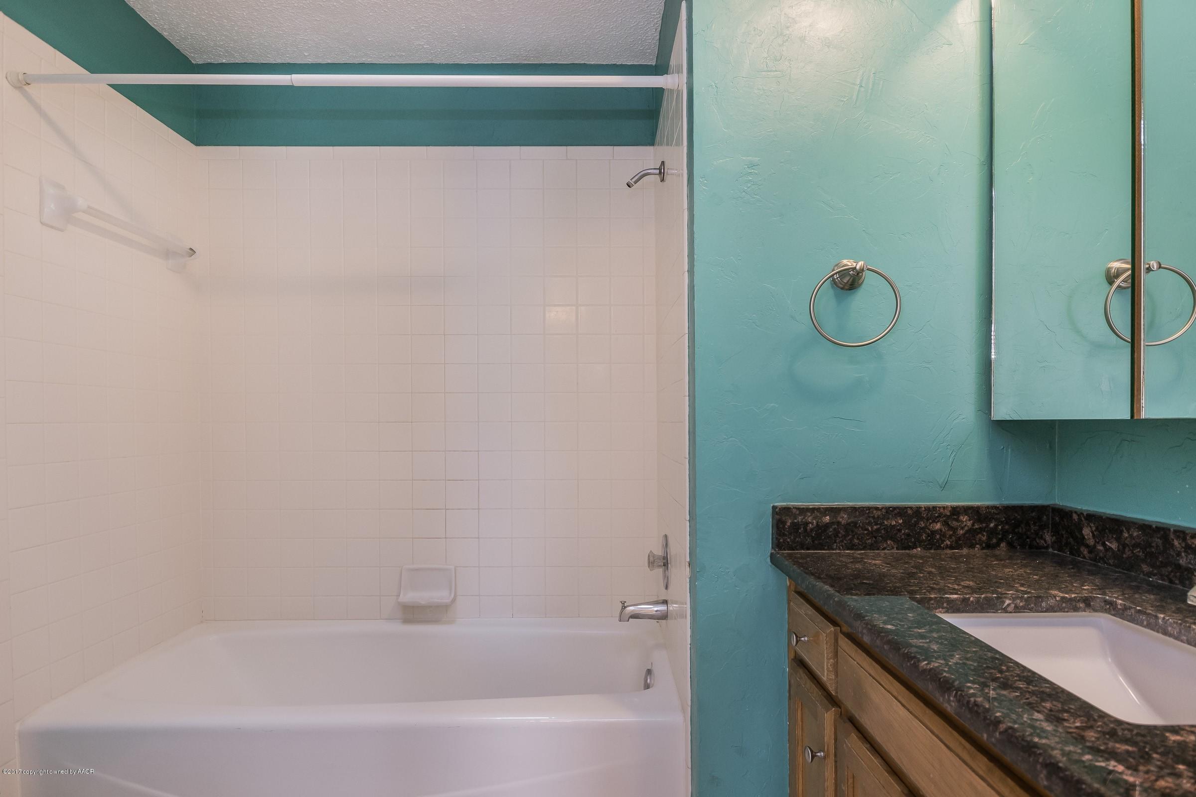 8011 Claret Street Amarillo, TX 79110 - Photo 12 of 20 012_Master Bathroom_