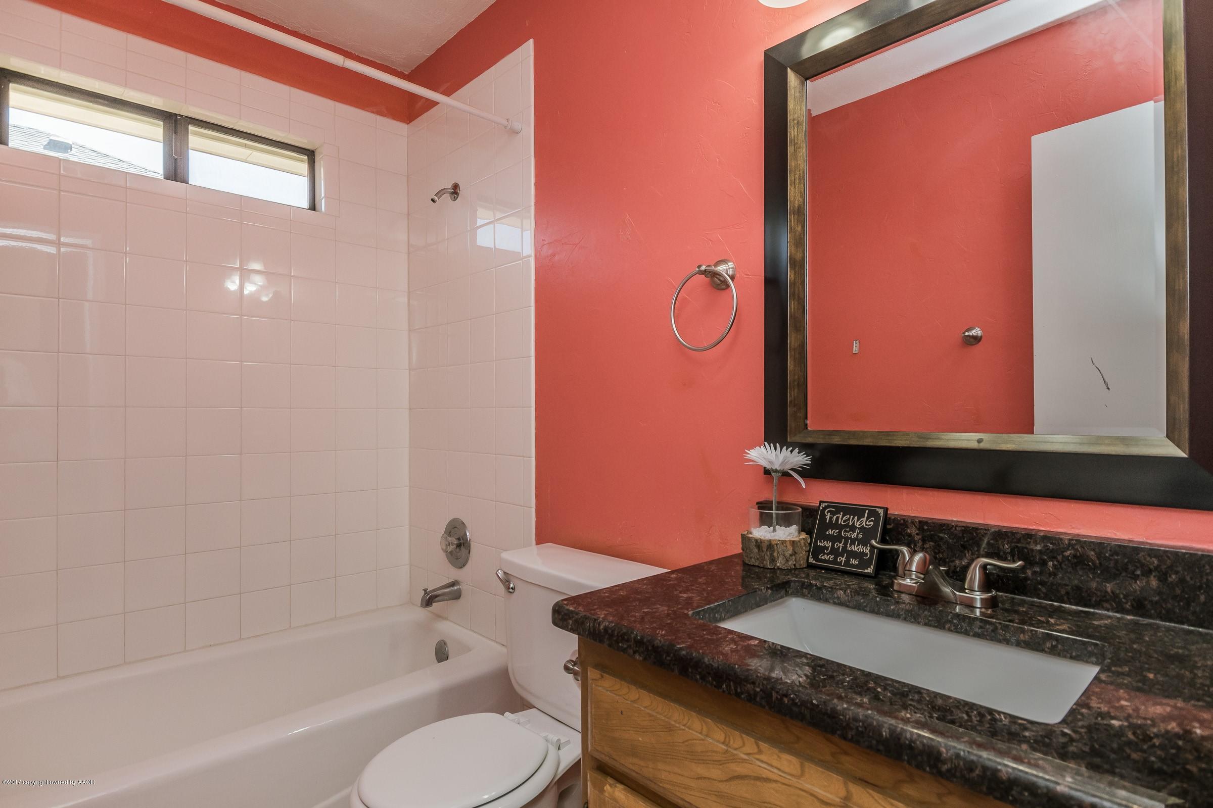 8011 Claret Street Amarillo, TX 79110 - Photo 15 of 20 015_Hall Bathroom_