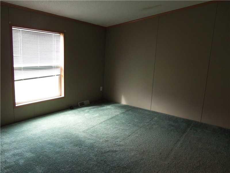 82 Pearson Road Hadley, PA 16130 - Photo 4 of 7 Living Room.