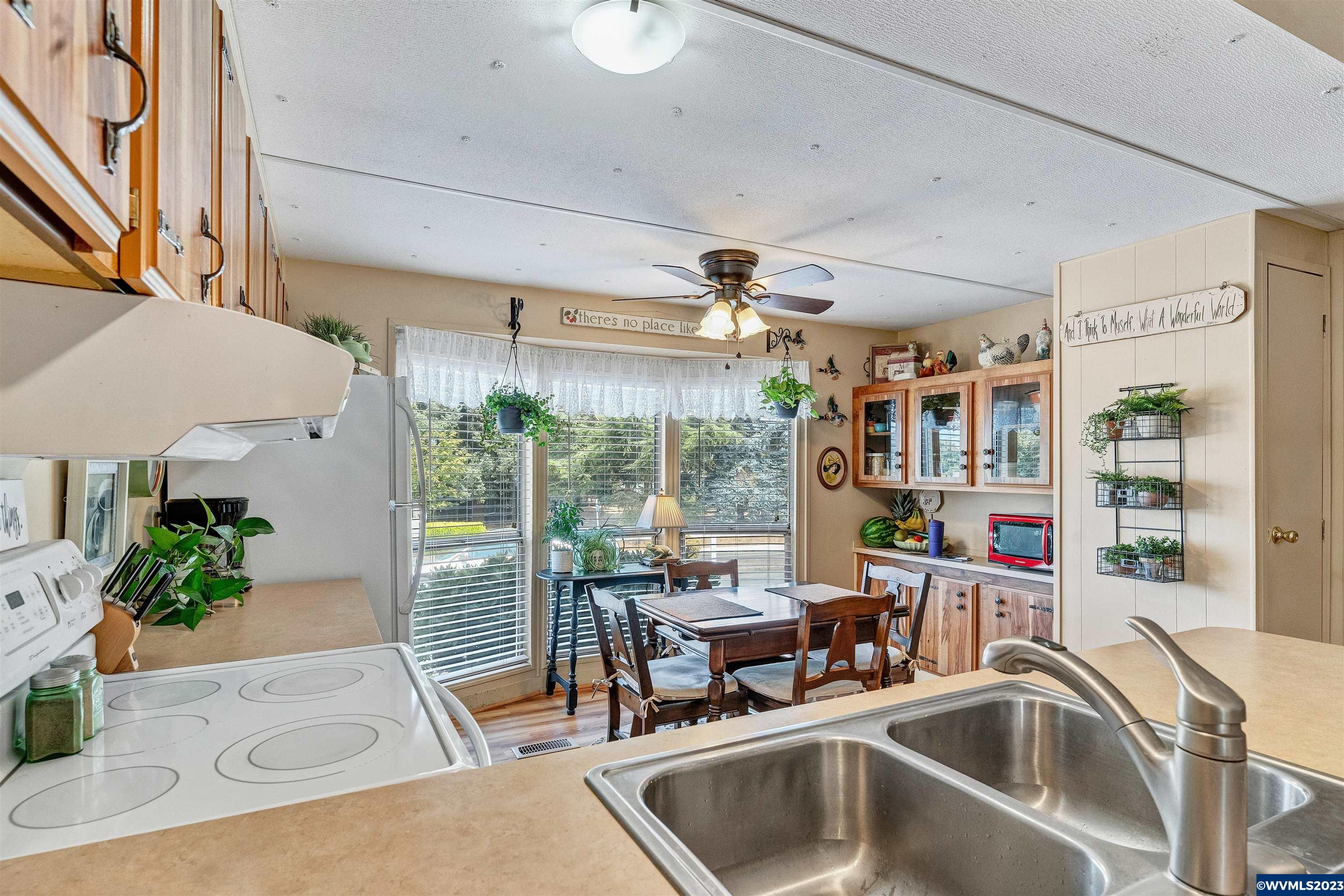 4244 Hazelgreen Road Northeast Salem, OR 97305 - Photo 11 of 30 Gallery Image 11