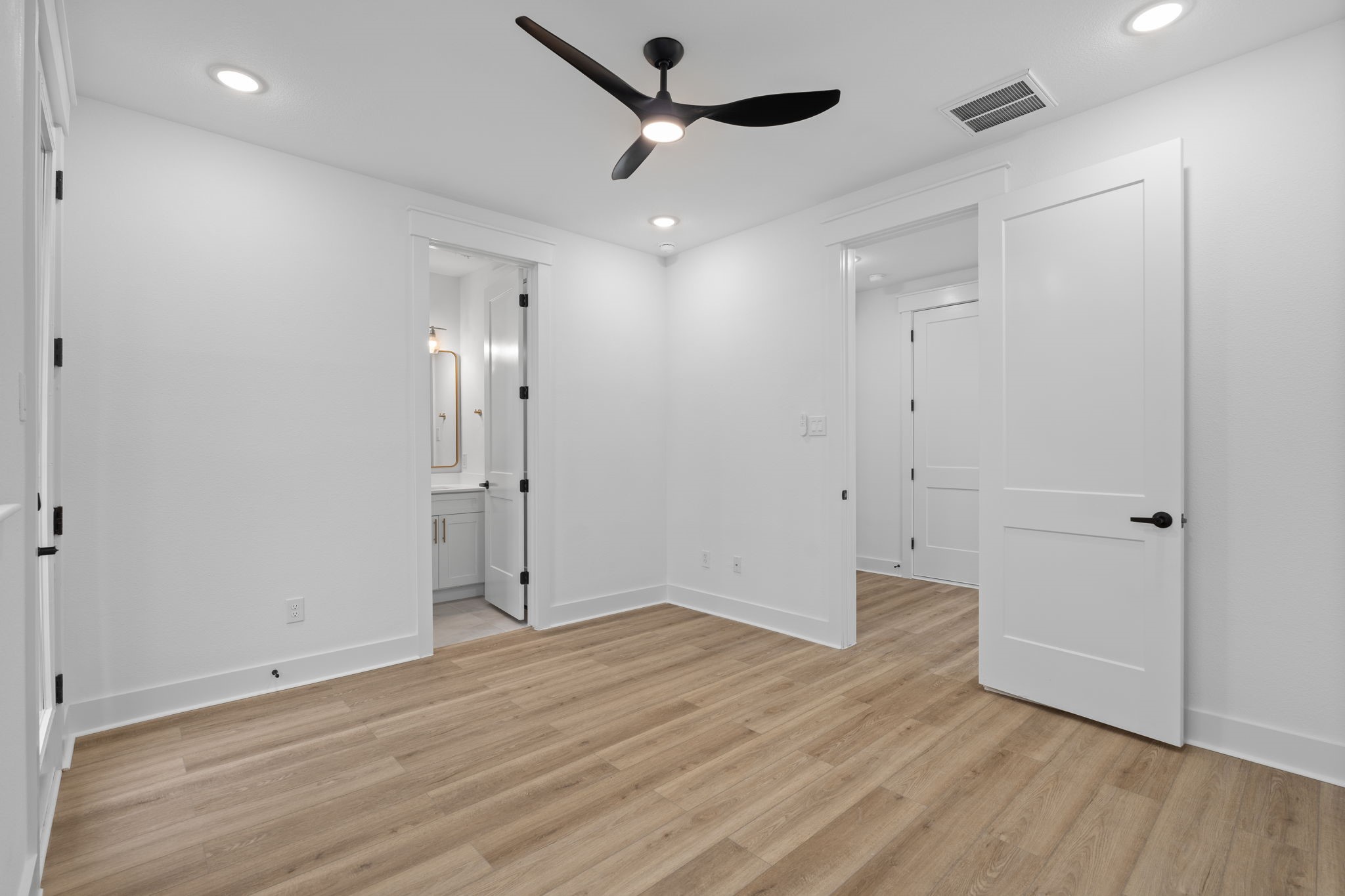 717 Janisch Road, Unit B Houston, TX 77018 - Photo 12 of 32