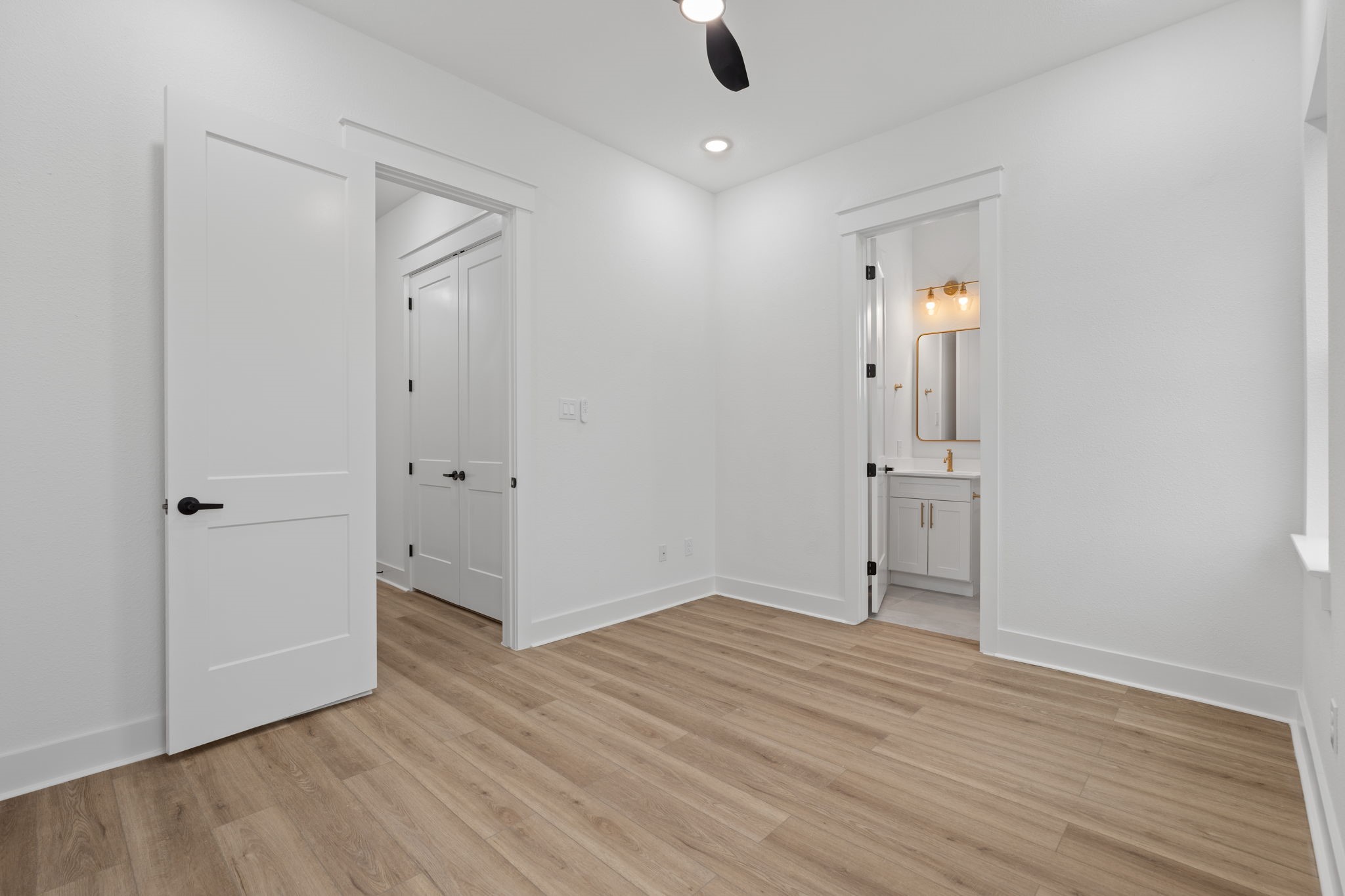 717 Janisch Road, Unit B Houston, TX 77018 - Photo 10 of 32