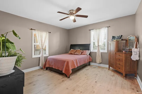 $225,000 | 401 West Grissom Avenue, Mitchell, IN 47446