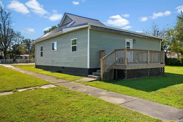 $229,000 | 401 West Grissom Avenue, Mitchell, IN 47446