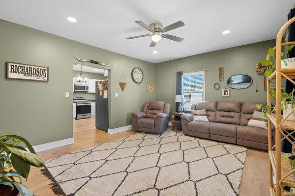 $229,000 | 401 West Grissom Avenue, Mitchell, IN 47446