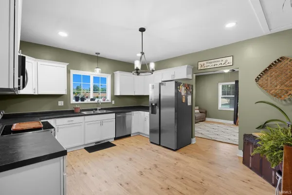 $229,000 | 401 West Grissom Avenue, Mitchell, IN 47446