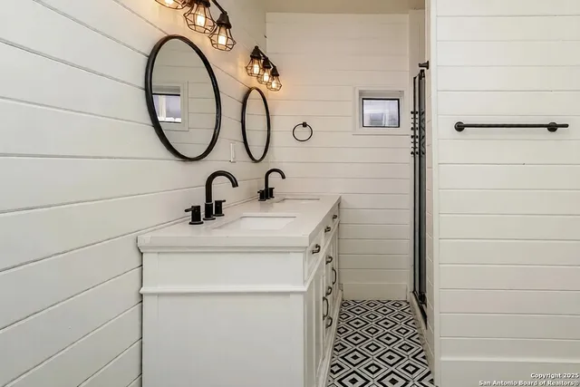 $1,700 | 2107 McKinley Avenue, San Antonio, TX 78210