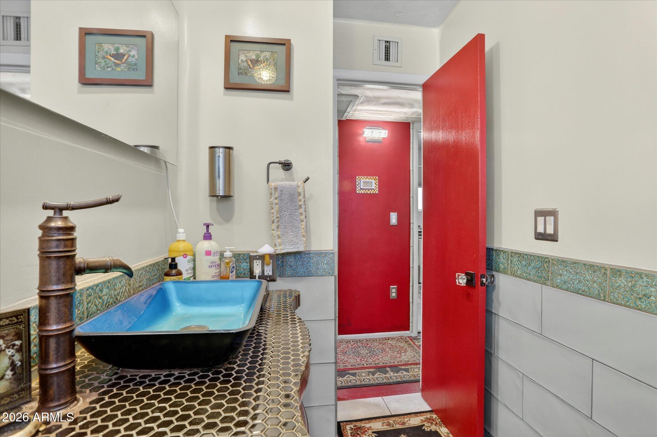 806 East Mountain View Road Phoenix, AZ 85020 - Photo 26 of 32