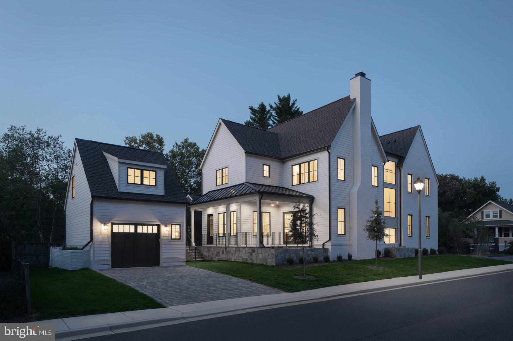 502 North Jackson Street Arlington, VA 22201 - Photo 20 of 21 a front view of a house with yard