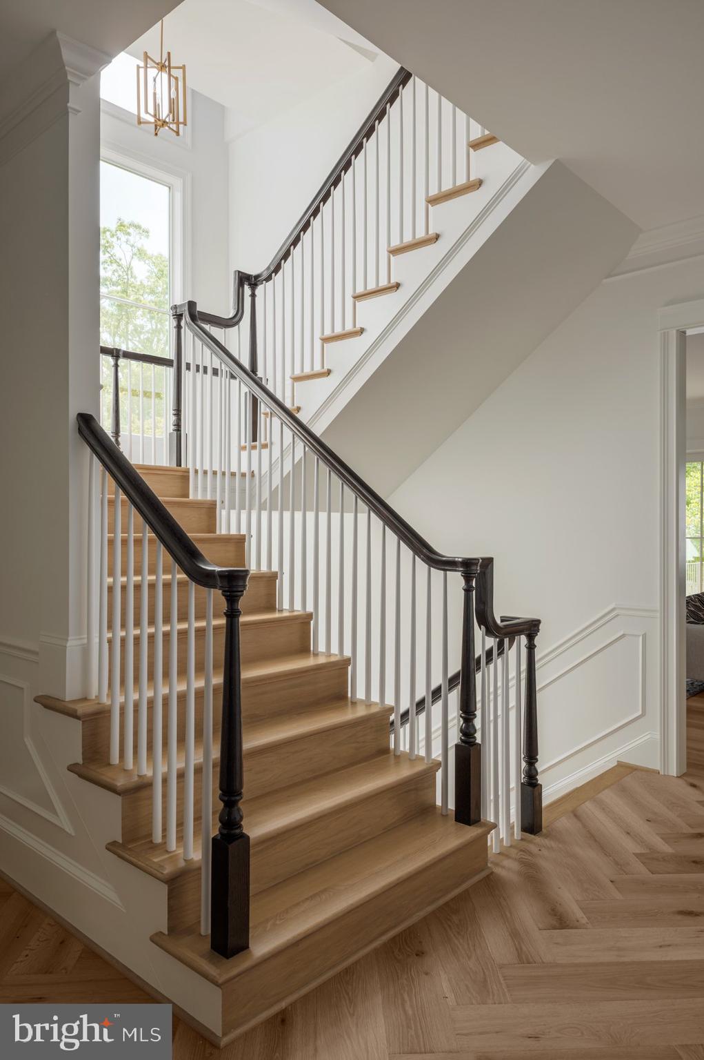 502 North Jackson Street Arlington, VA 22201 - Photo 5 of 21 a view of entryway