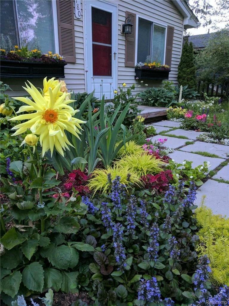 780 Middle Road Highland, MI 48357 - Photo 1 of 31 2.jpeg
