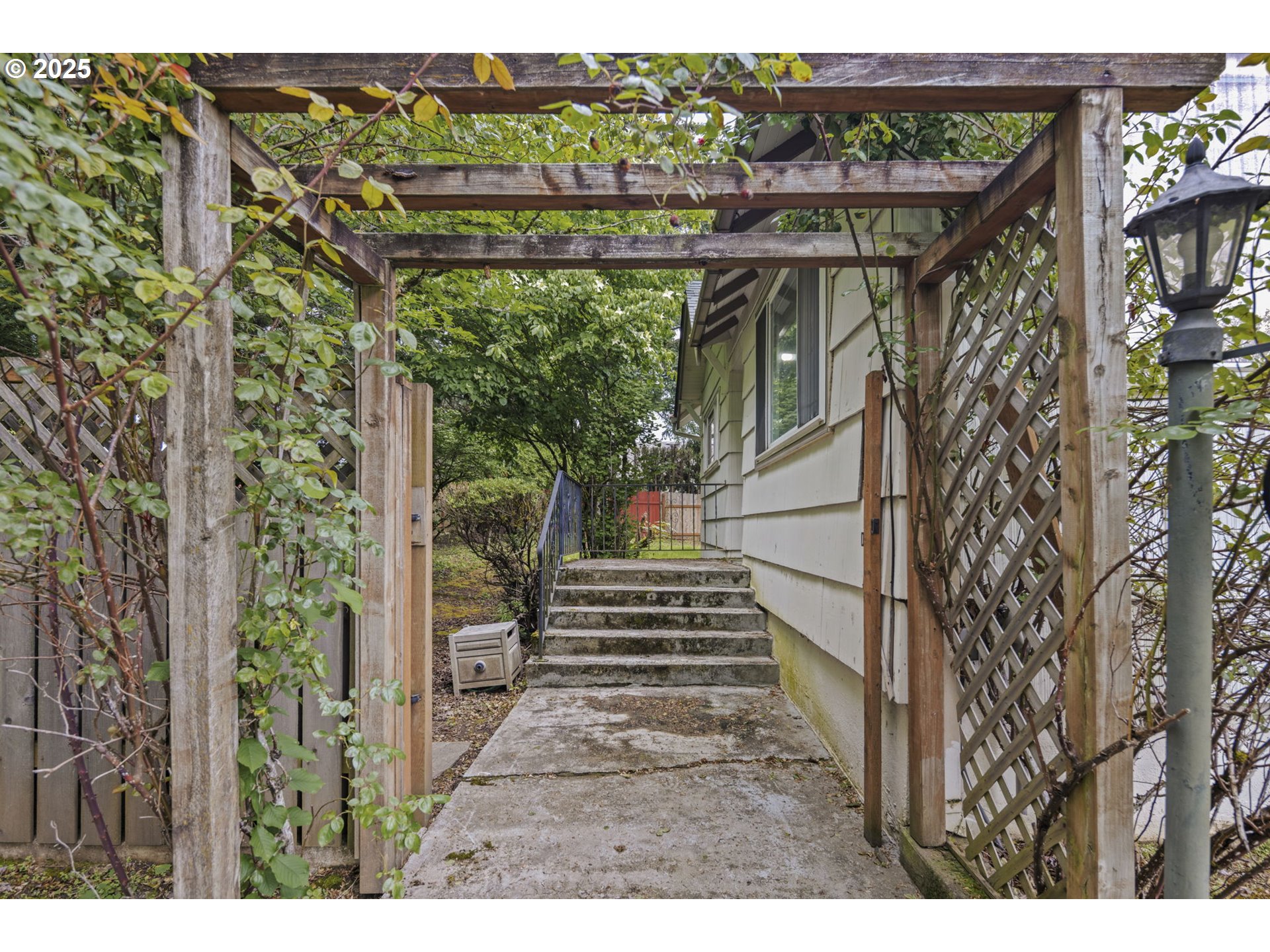 4732 Southeast Powell Valley Road Gresham, OR 97080 - Photo 2 of 40