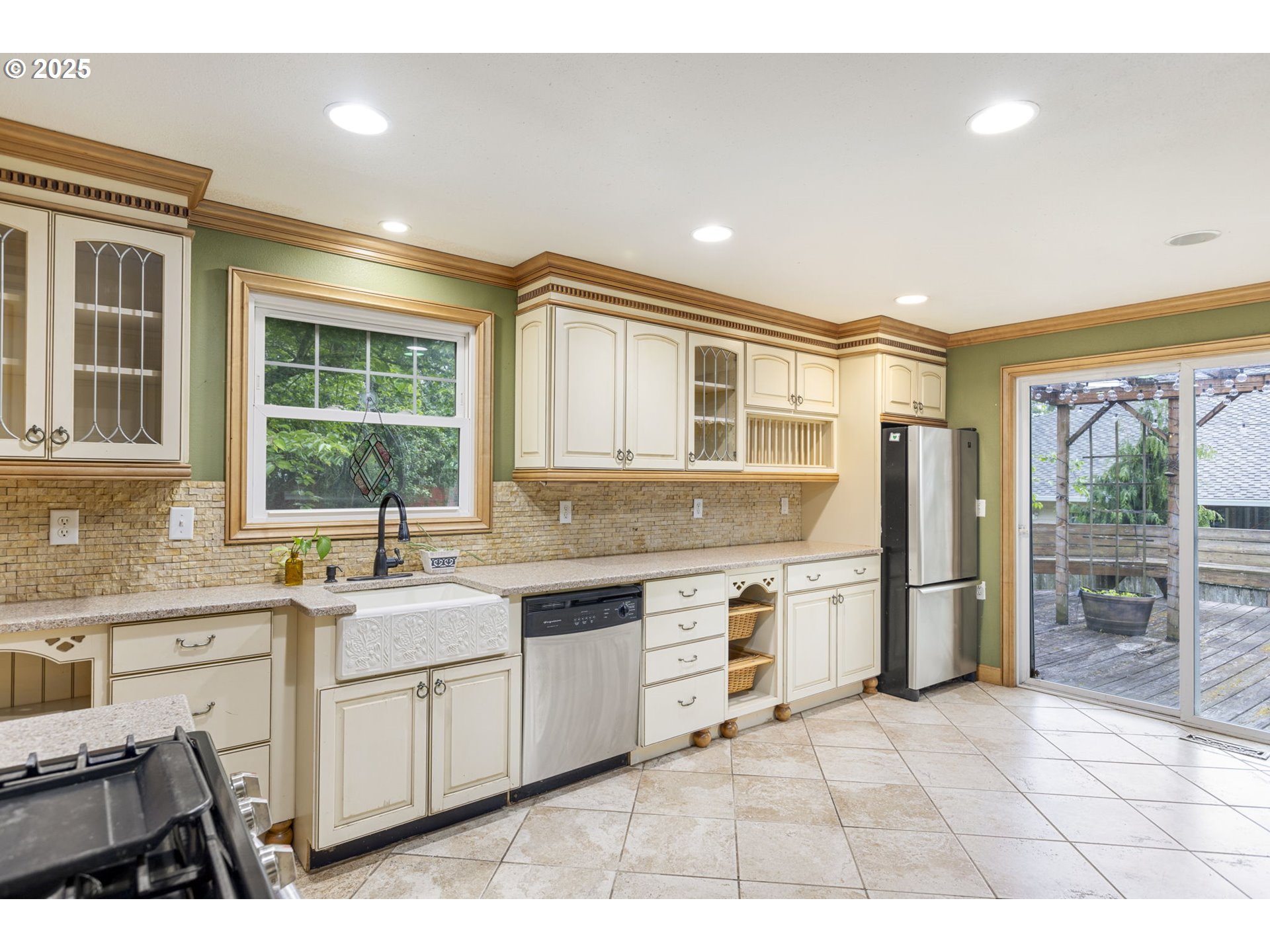 4732 Southeast Powell Valley Road Gresham, OR 97080 - Photo 8 of 40 Kitchen