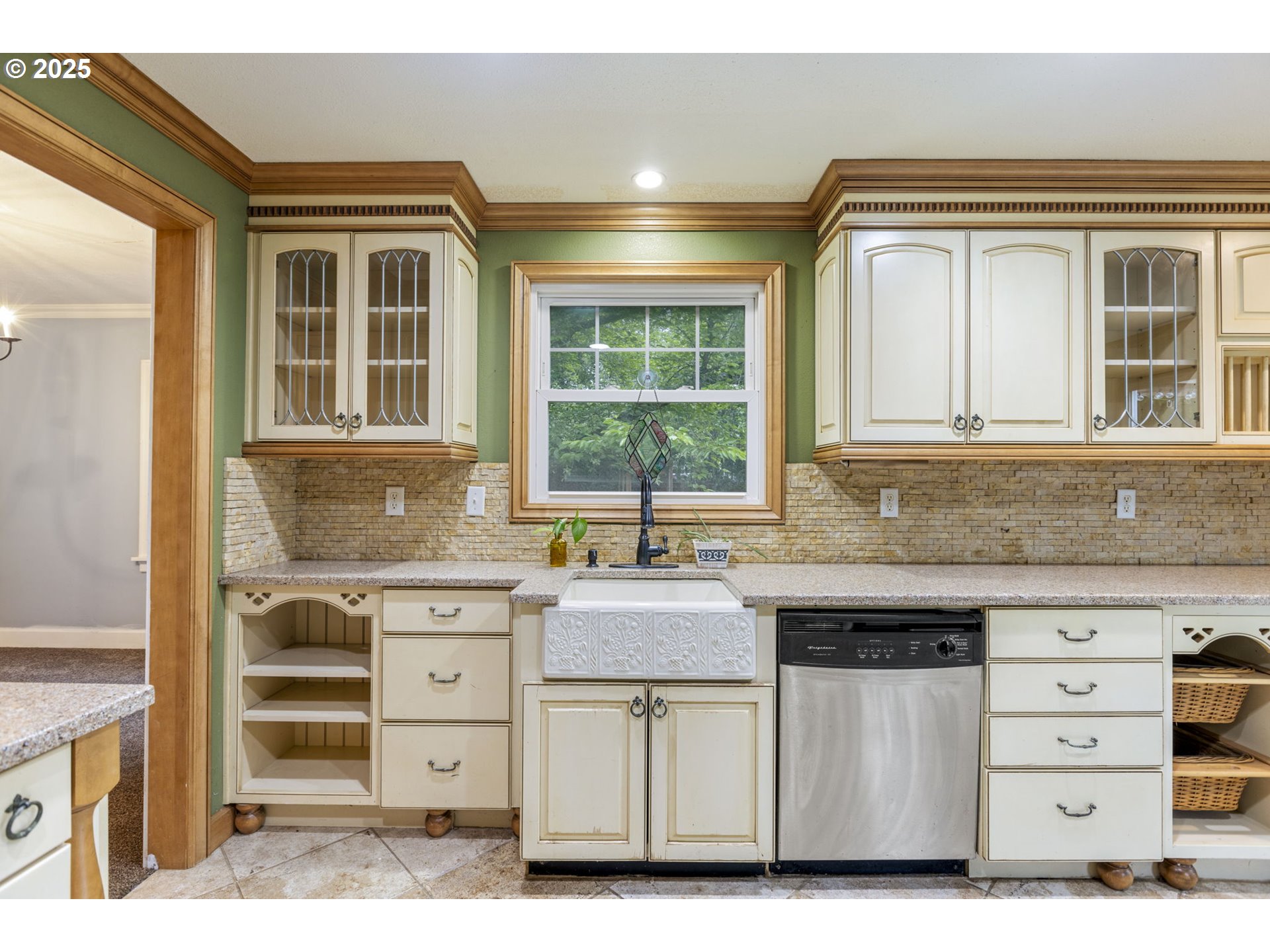 4732 Southeast Powell Valley Road Gresham, OR 97080 - Photo 9 of 40 Kitchen