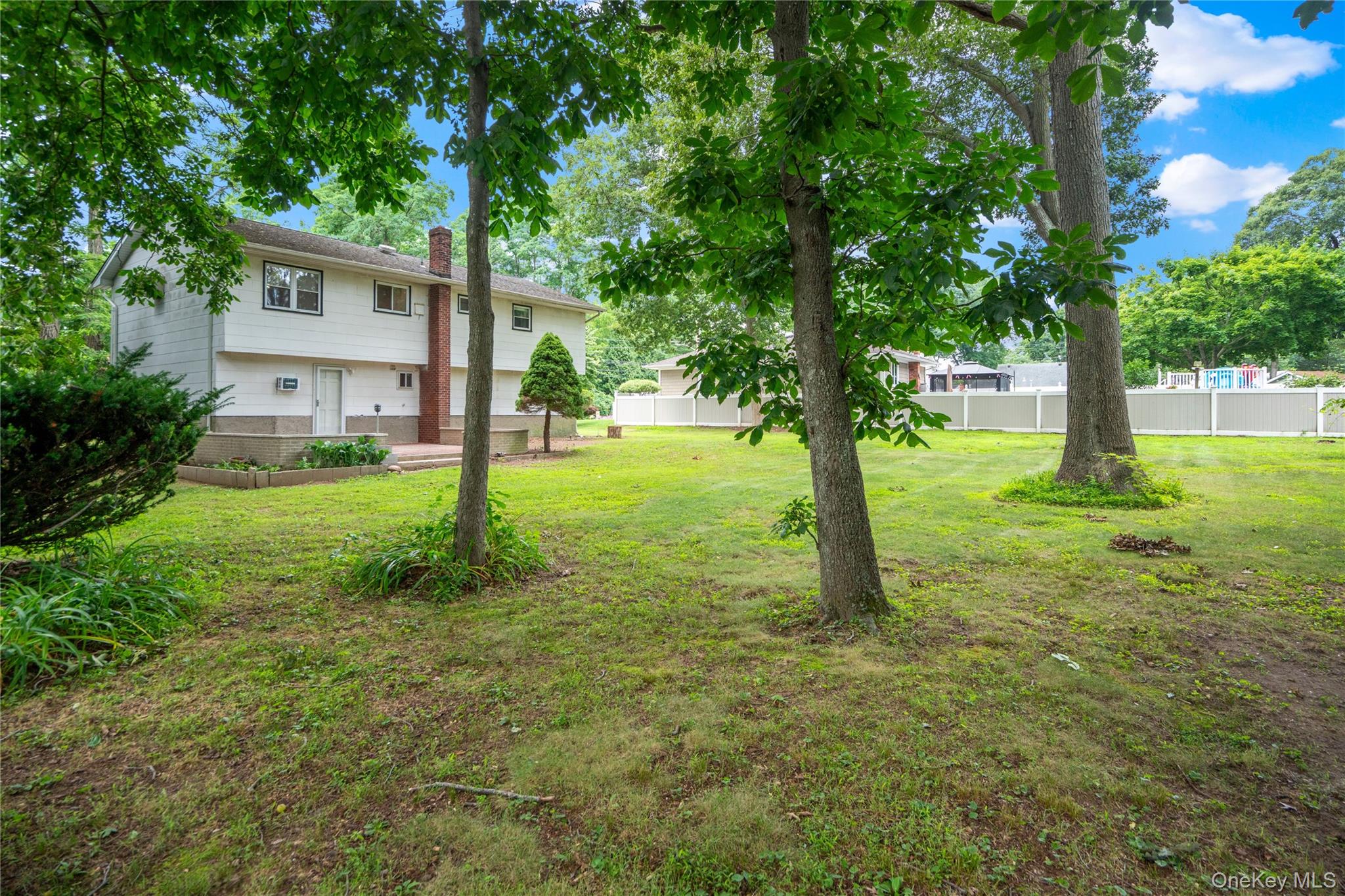 39 Wolf Hollow Road Centereach, NY 11720 - Photo 30 of 35