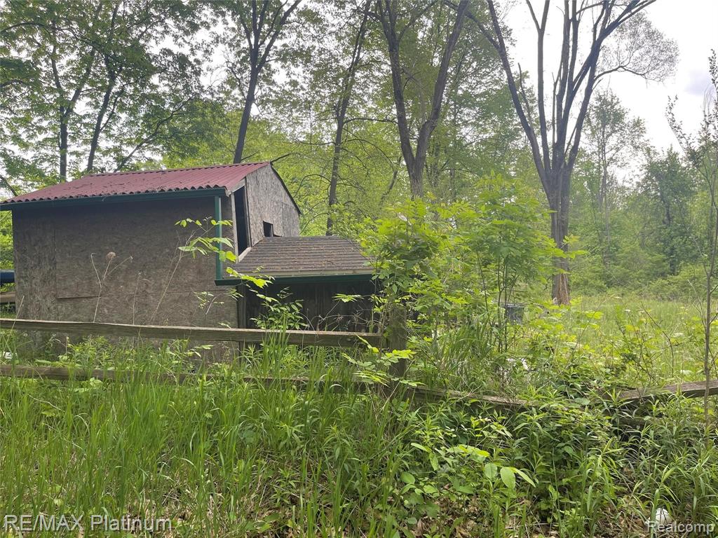 14205 Cole Road Linden, MI 48451 - Photo 2 of 6