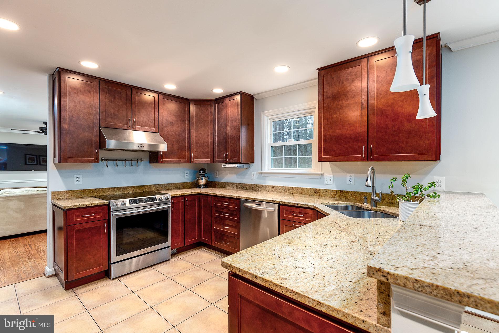 2834 Hill Road Vienna, VA 22181 - Photo 12 of 48 Gallery Image 12